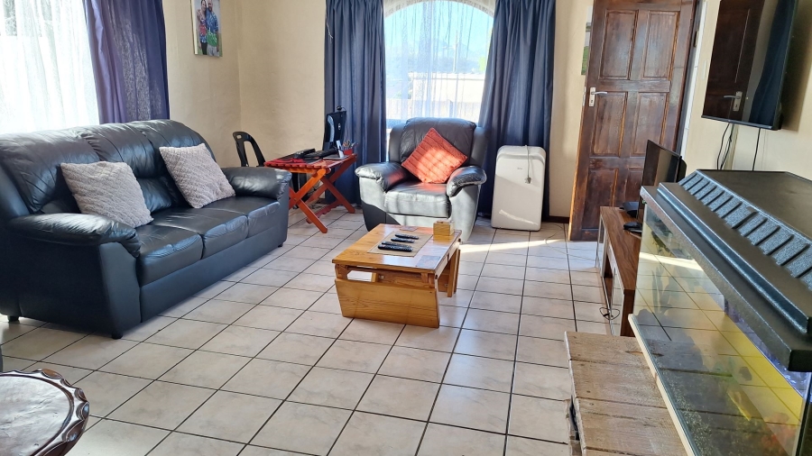 4 Bedroom Property for Sale in Denneoord Western Cape
